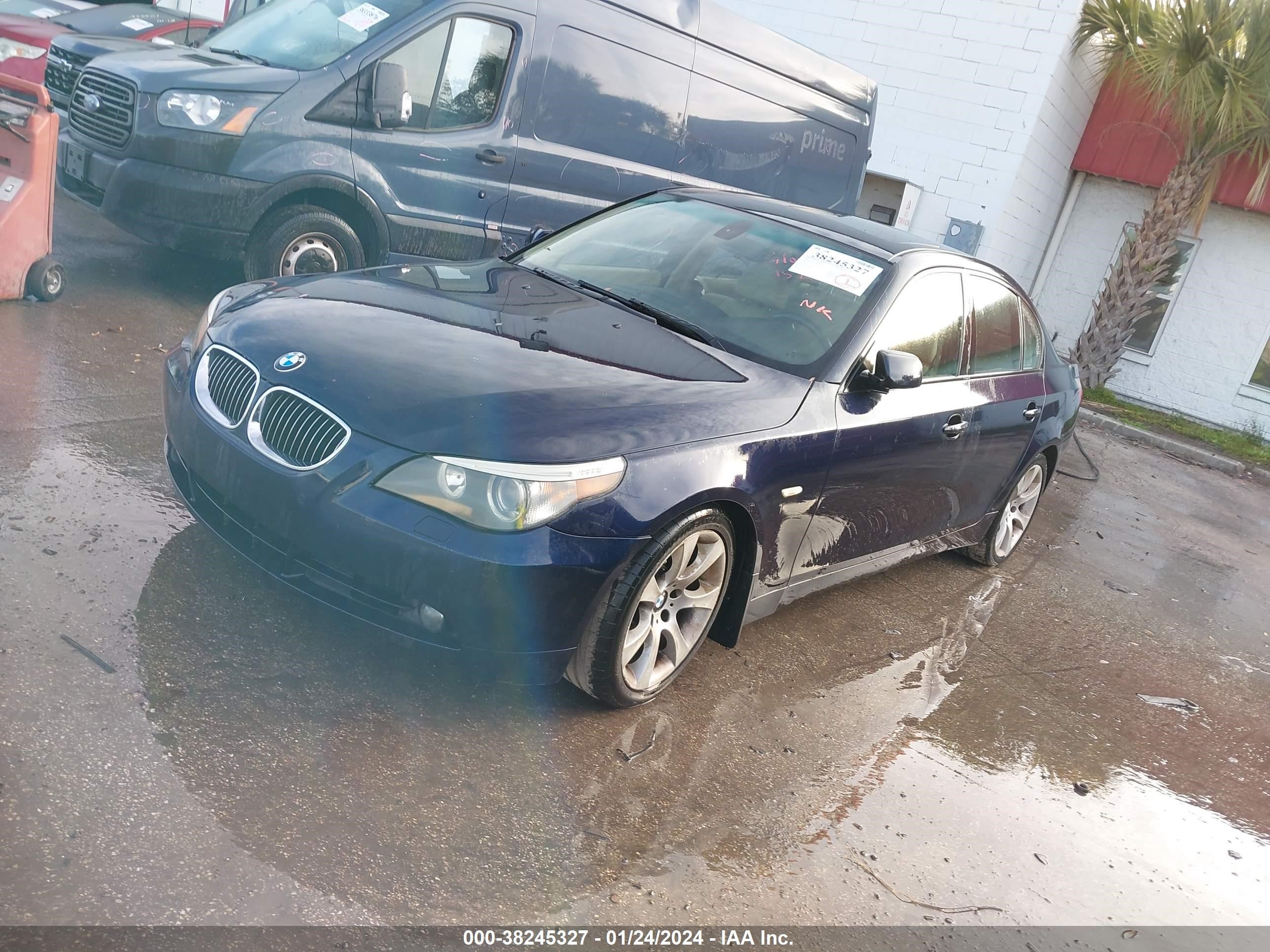 Photo 1 VIN: WBANB33575CN67768 - BMW 5ER 