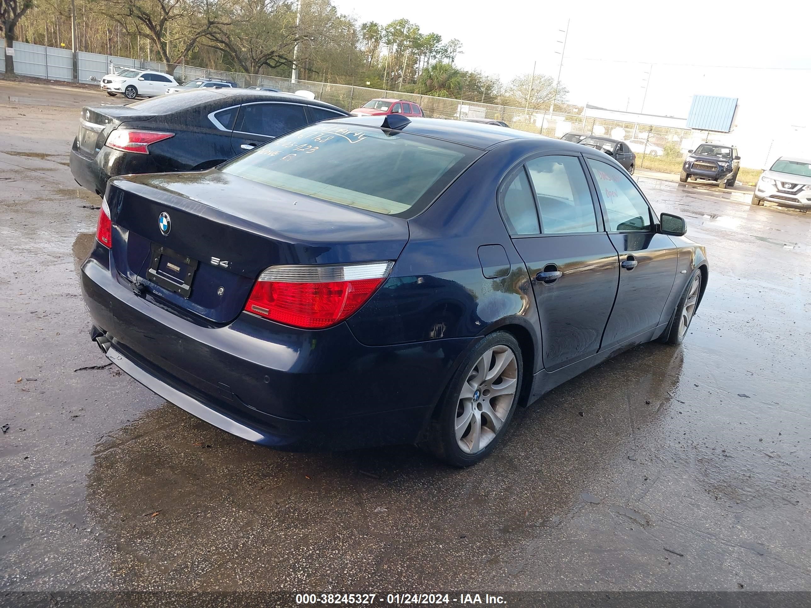 Photo 3 VIN: WBANB33575CN67768 - BMW 5ER 