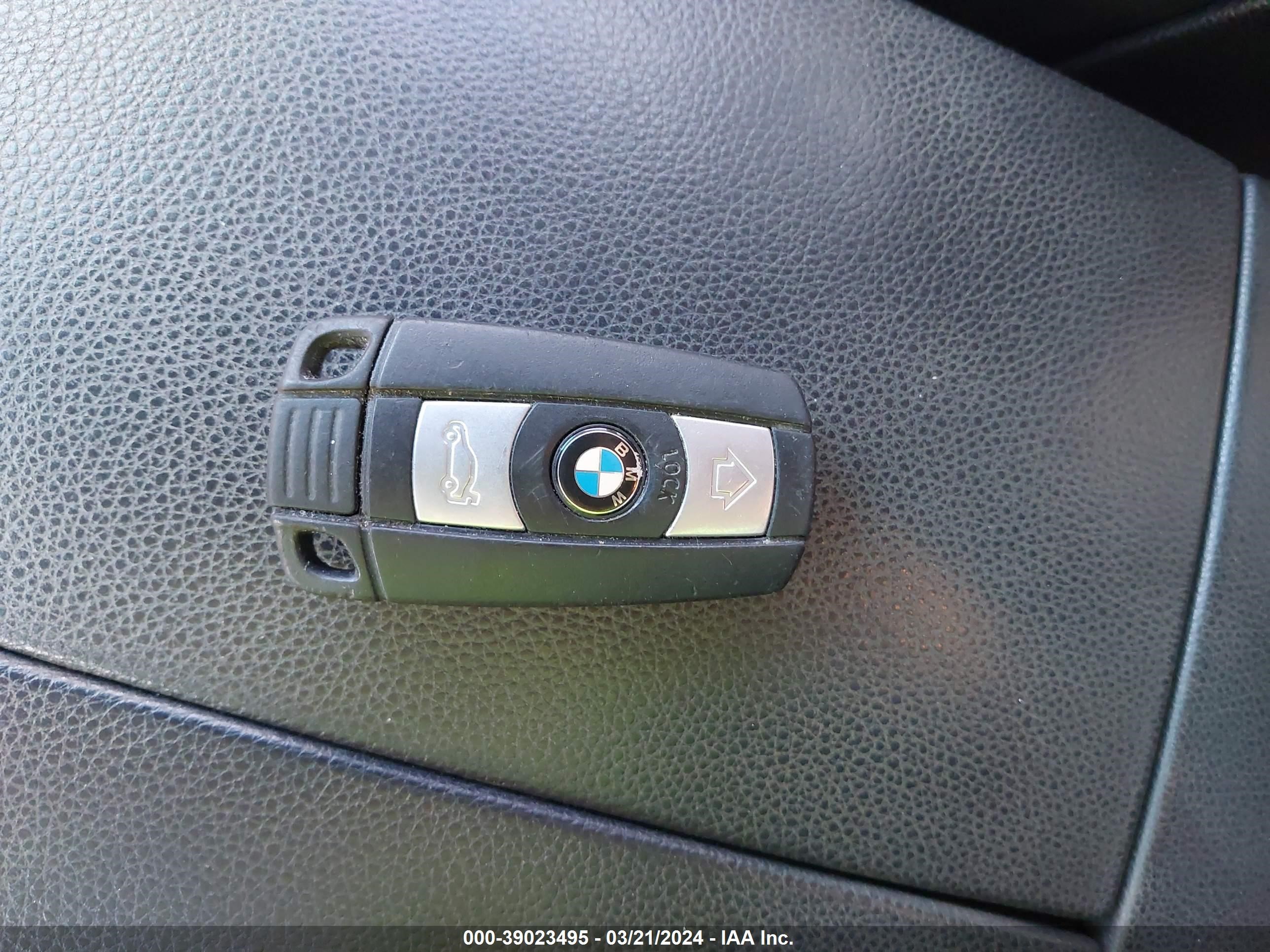 Photo 10 VIN: WBANB53537CP07619 - BMW 5ER 