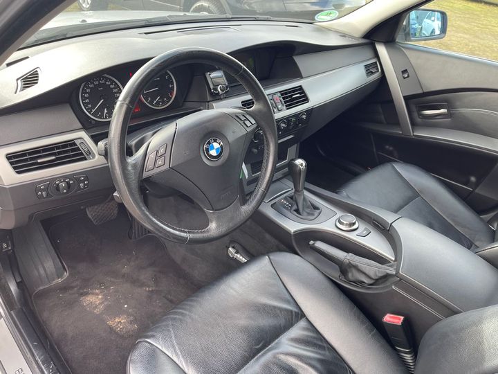 Photo 11 VIN: WBANE31050B950380 - BMW 5-SERIE 