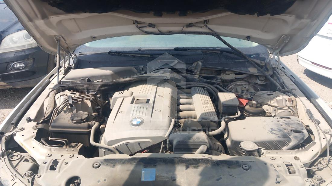 Photo 23 VIN: WBANE51006B978981 - BMW 525I 