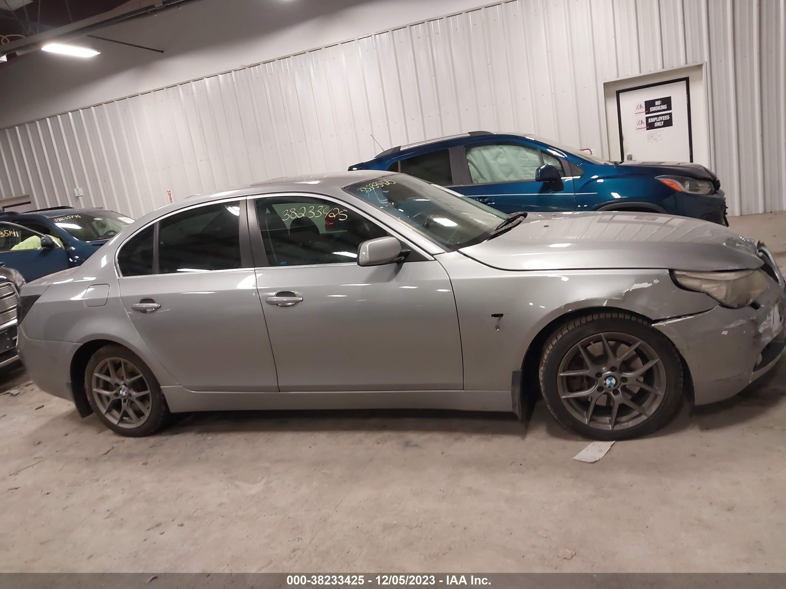 Photo 12 VIN: WBANE53527CK92610 - BMW 5ER 