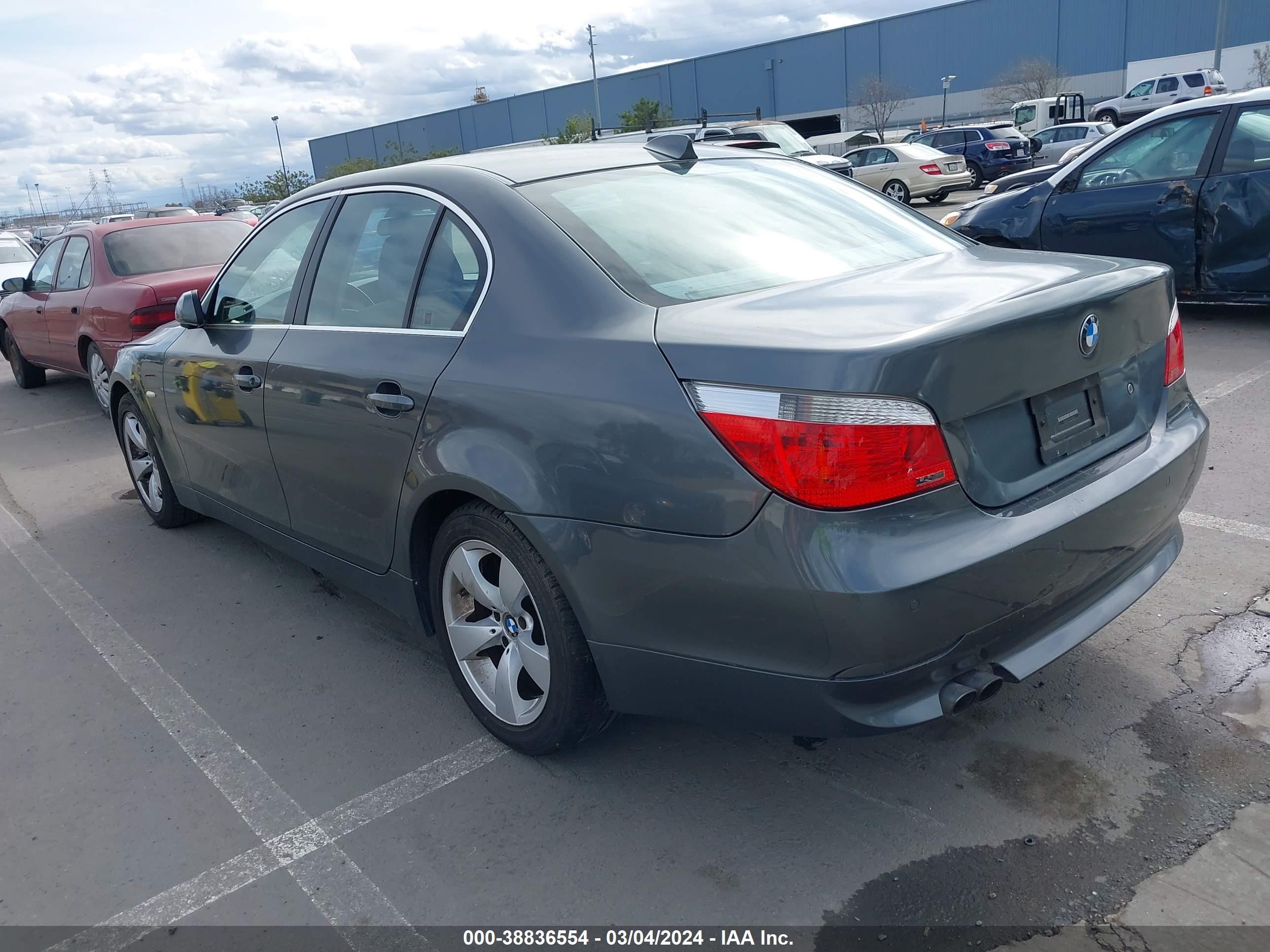 Photo 2 VIN: WBANE53567CY06832 - BMW 5ER 