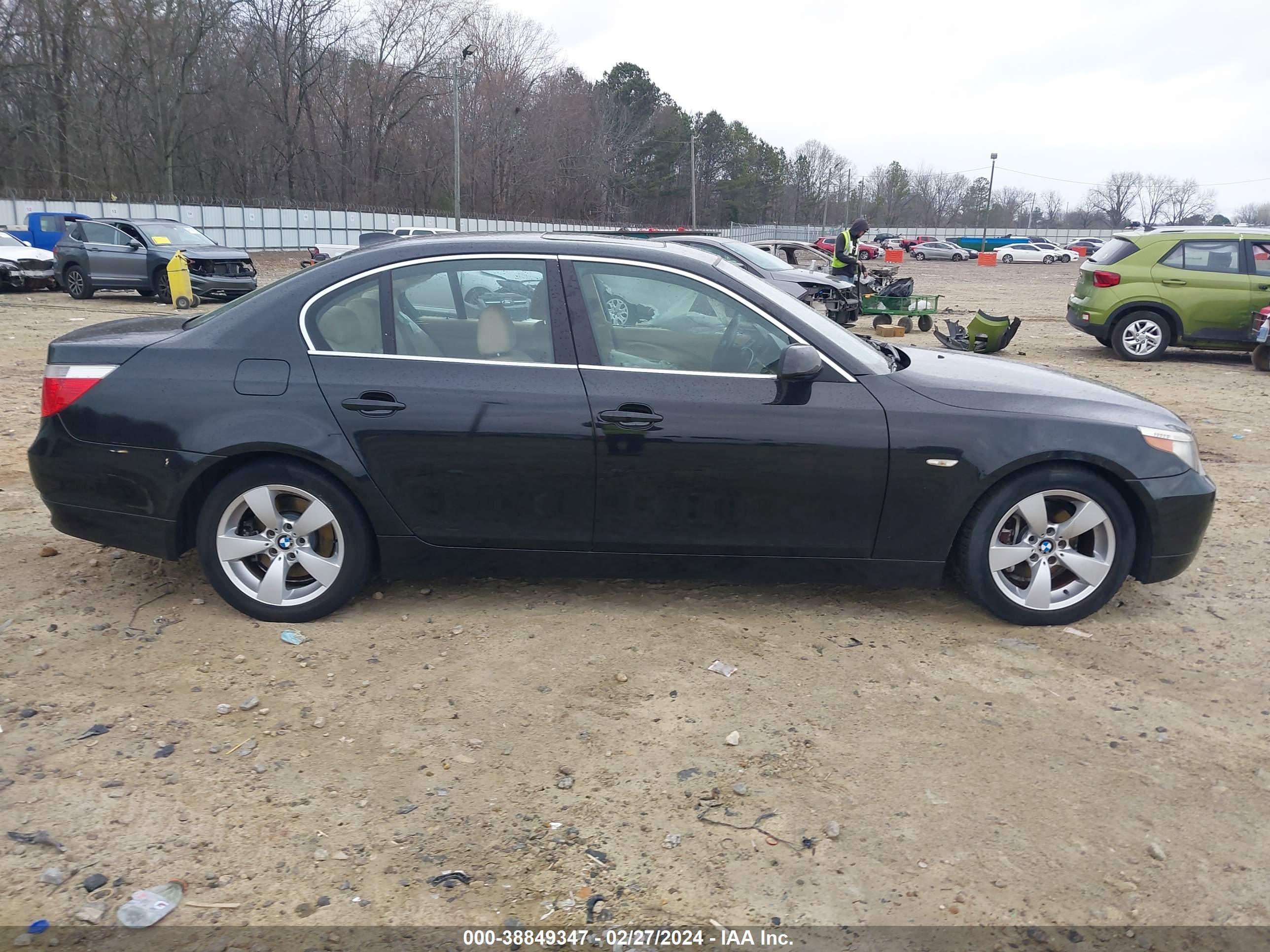 Photo 12 VIN: WBANE53576CK78779 - BMW 5ER 