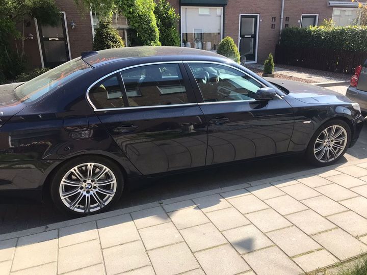 Photo 3 VIN: WBANE71000CM07830 - BMW 5-SERIE 