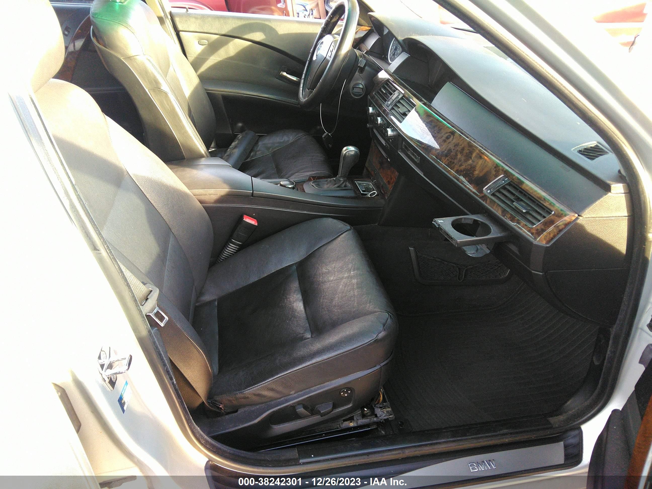 Photo 4 VIN: WBANE73516CM41471 - BMW 5ER 