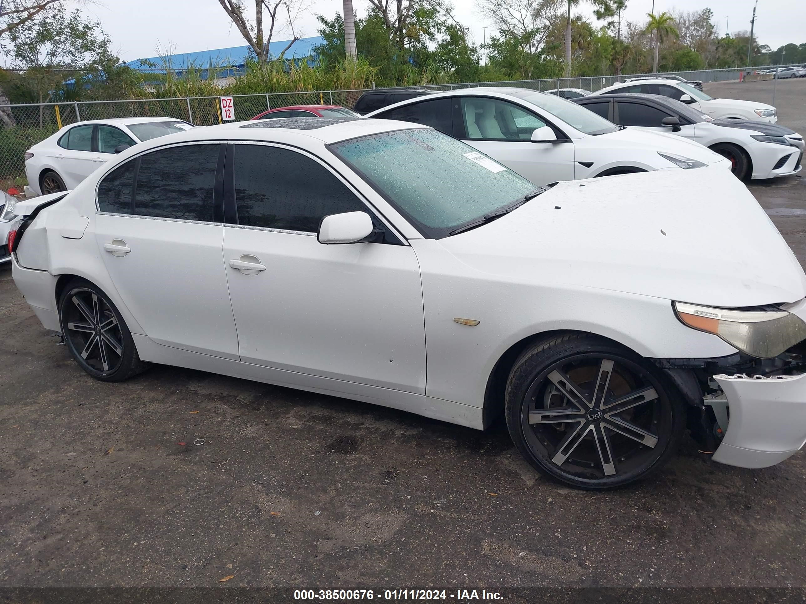 Photo 12 VIN: WBANE73526CM42161 - BMW 5ER 