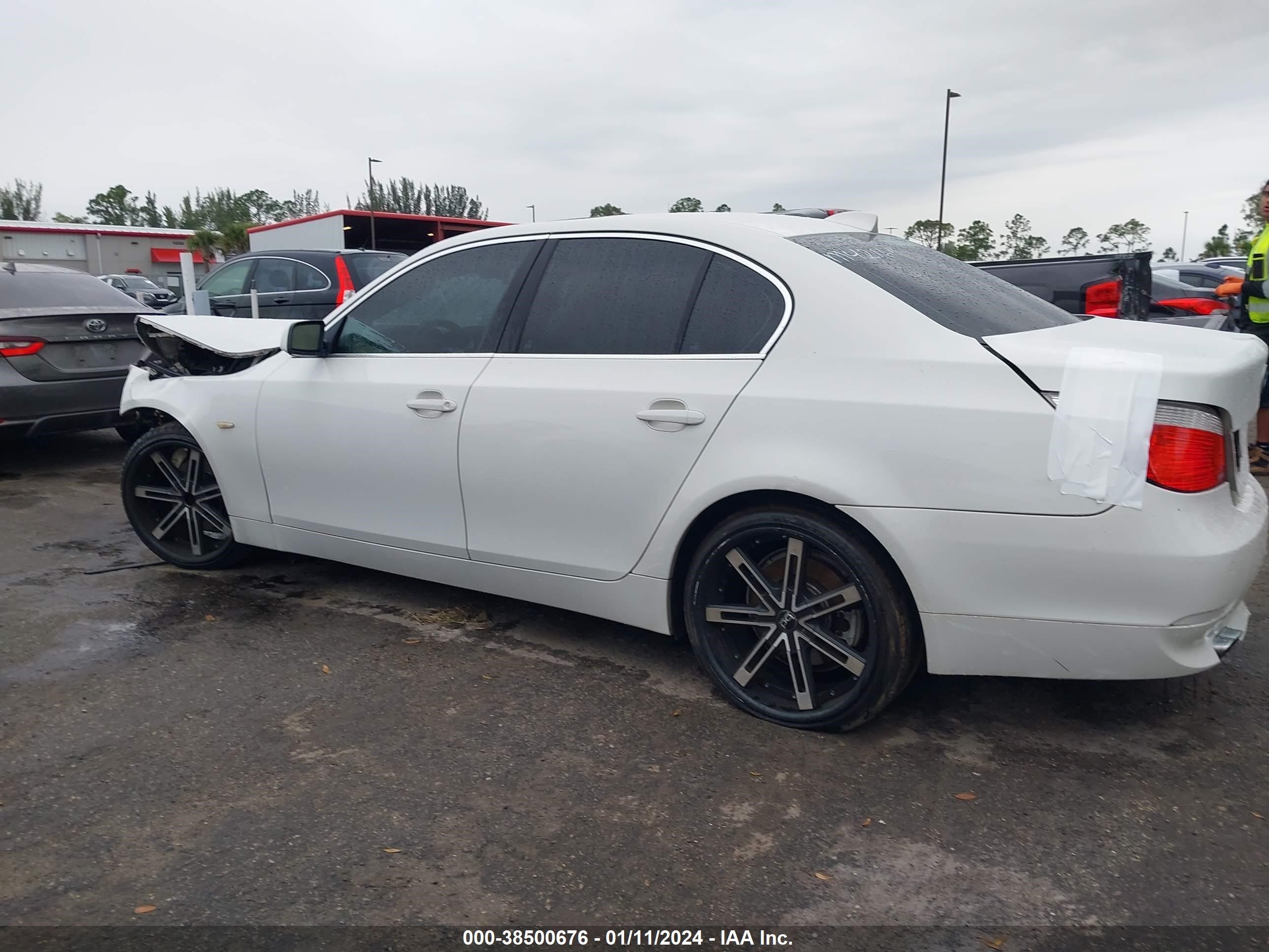 Photo 13 VIN: WBANE73526CM42161 - BMW 5ER 