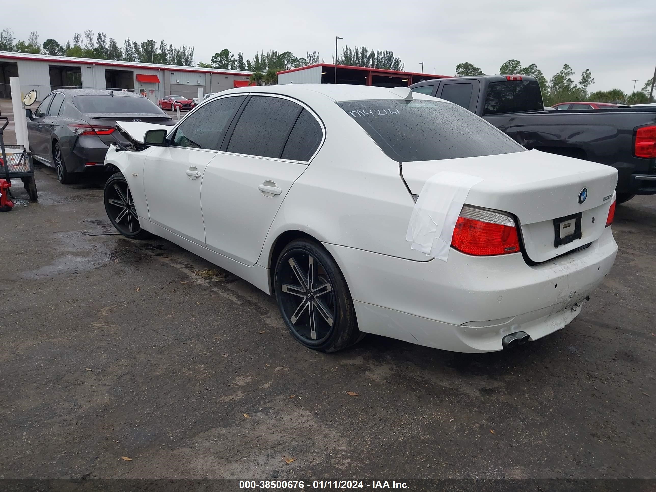 Photo 2 VIN: WBANE73526CM42161 - BMW 5ER 