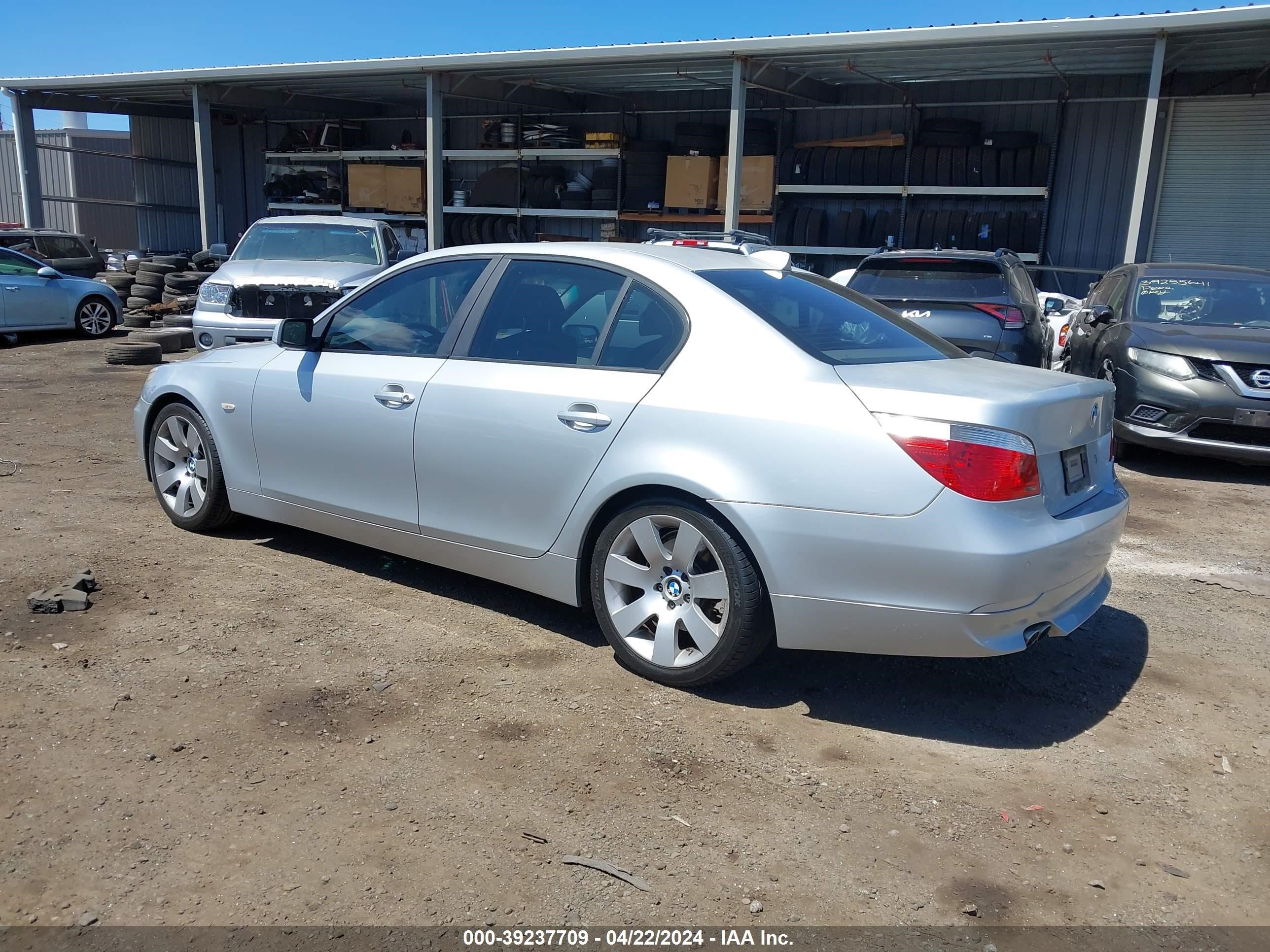 Photo 2 VIN: WBANE73527CM49659 - BMW 5ER 