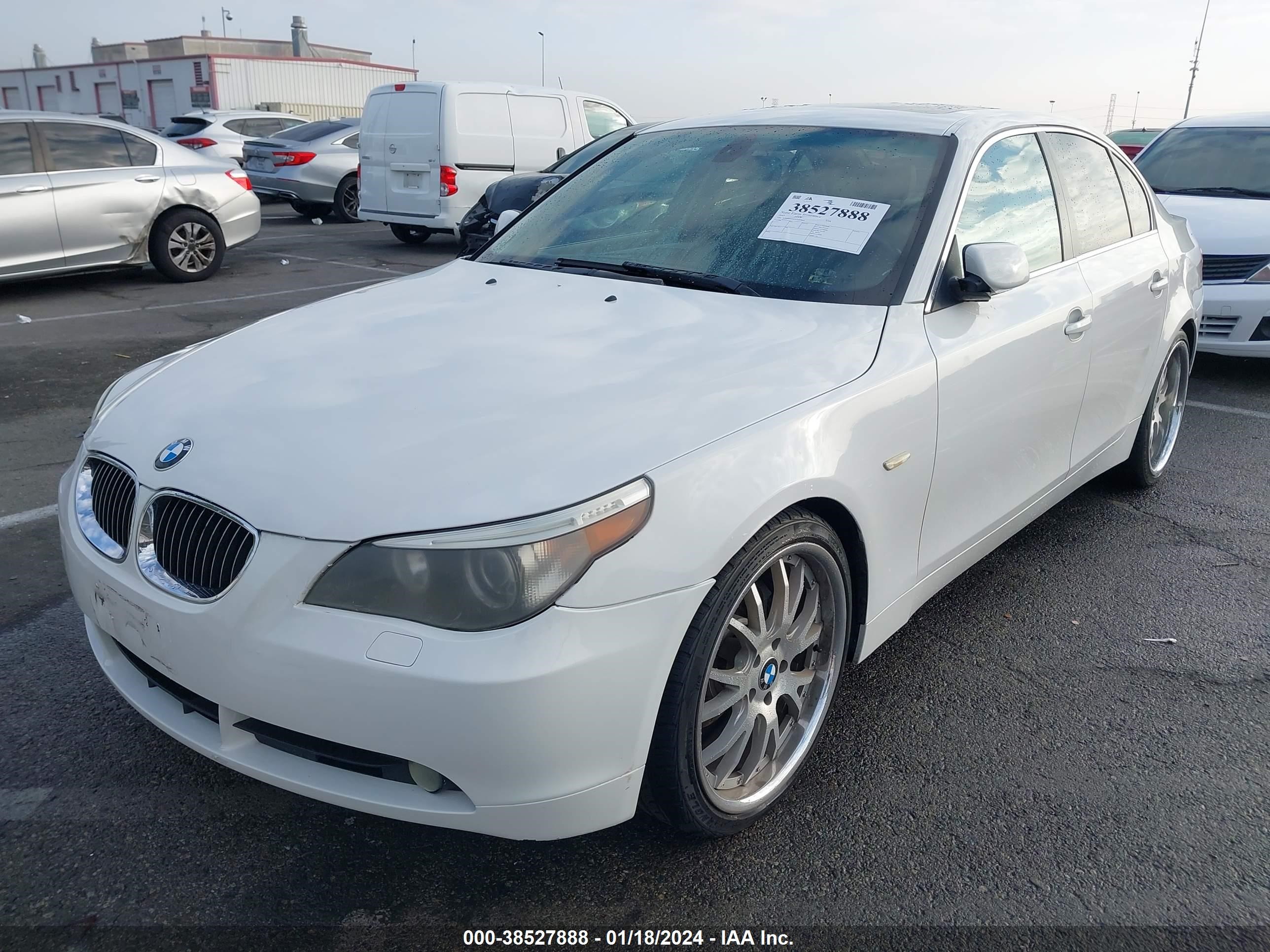 Photo 1 VIN: WBANE73587CM49844 - BMW 5ER 