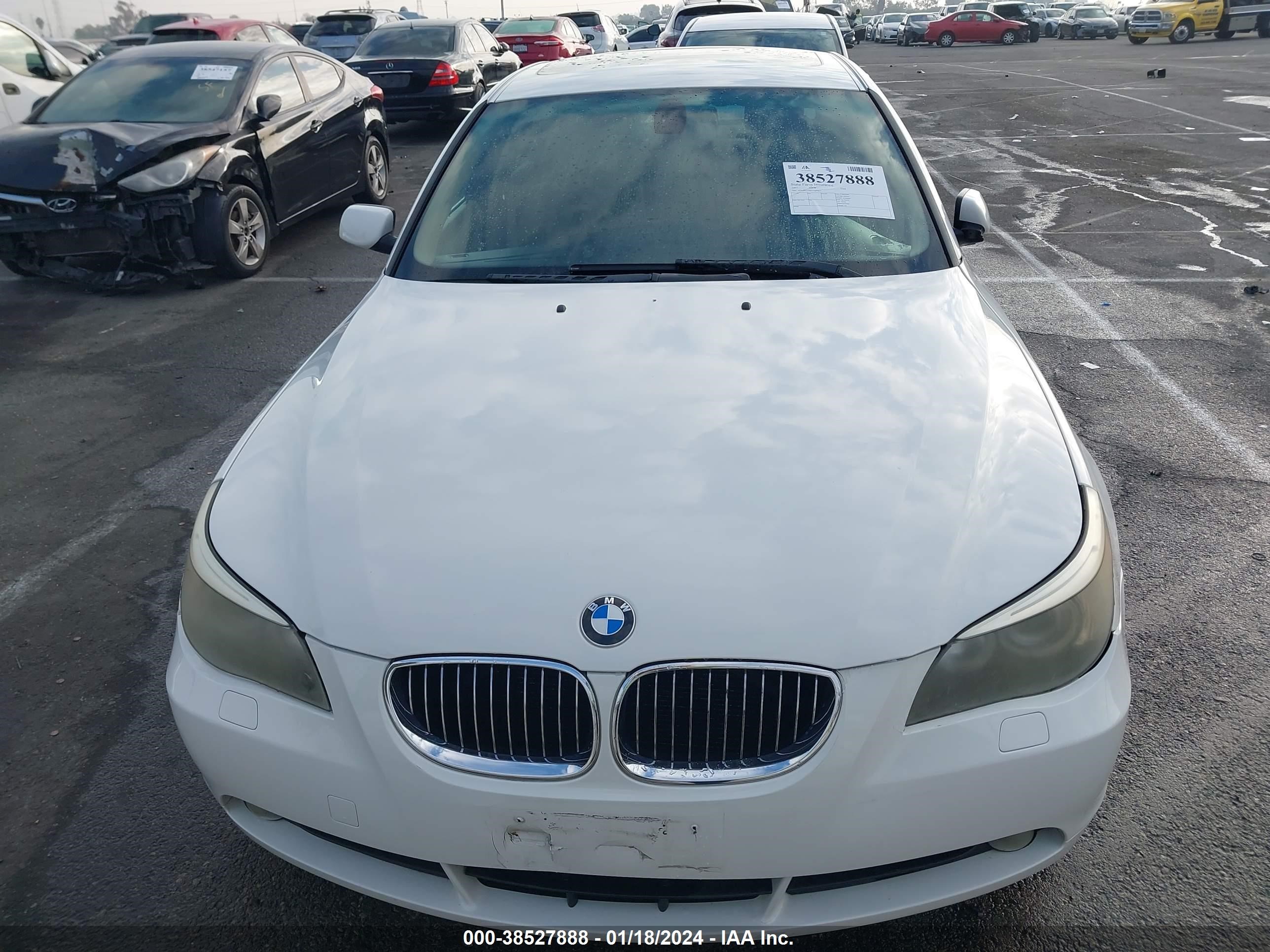 Photo 11 VIN: WBANE73587CM49844 - BMW 5ER 