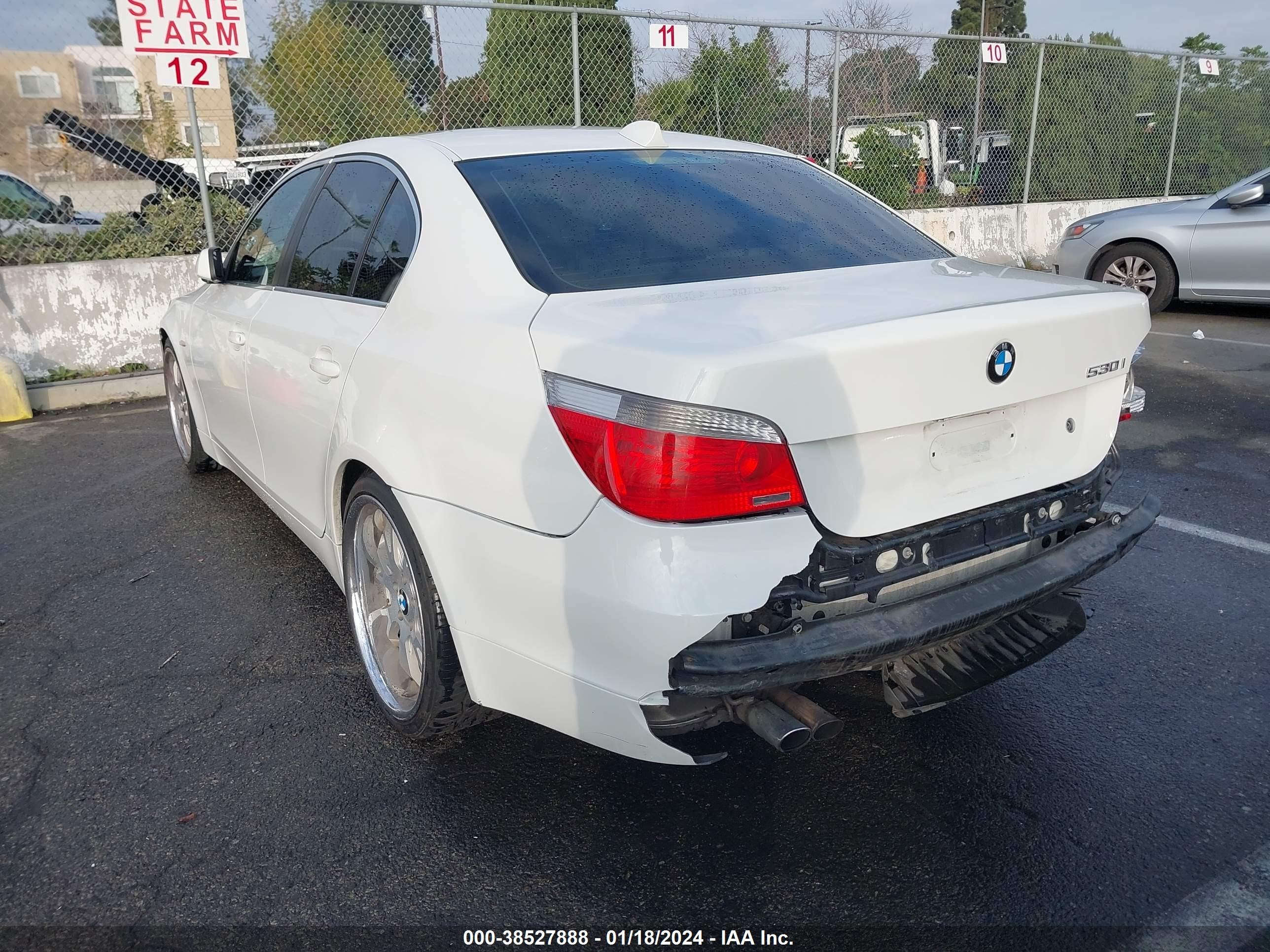 Photo 2 VIN: WBANE73587CM49844 - BMW 5ER 