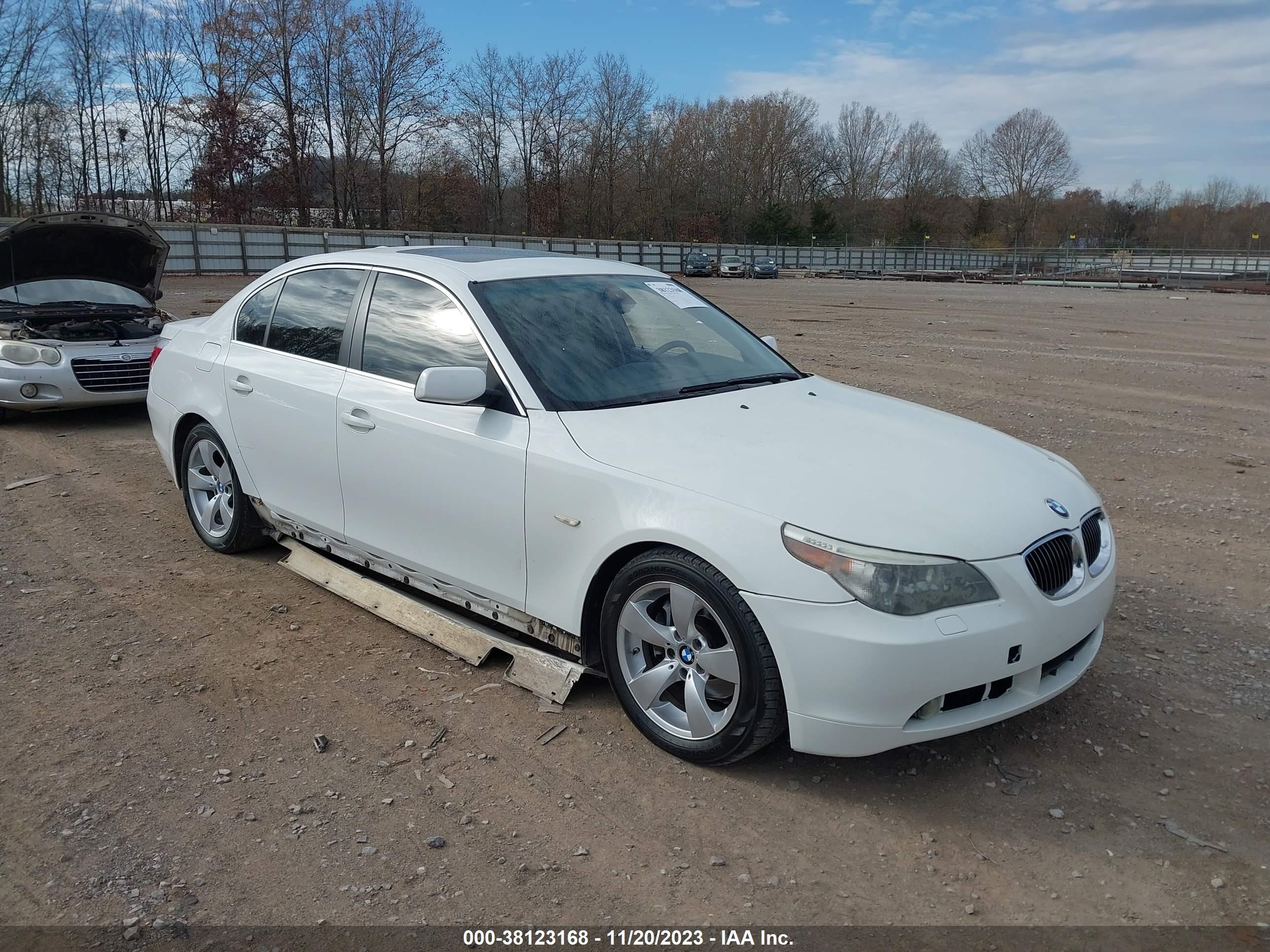 Photo 0 VIN: WBANE73597CM46984 - BMW 5ER 