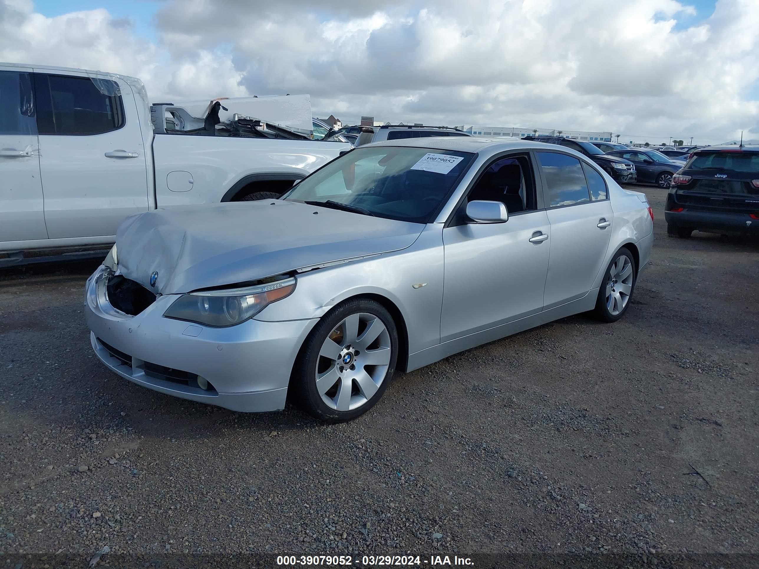 Photo 1 VIN: WBANE735X7CM57525 - BMW 5ER 