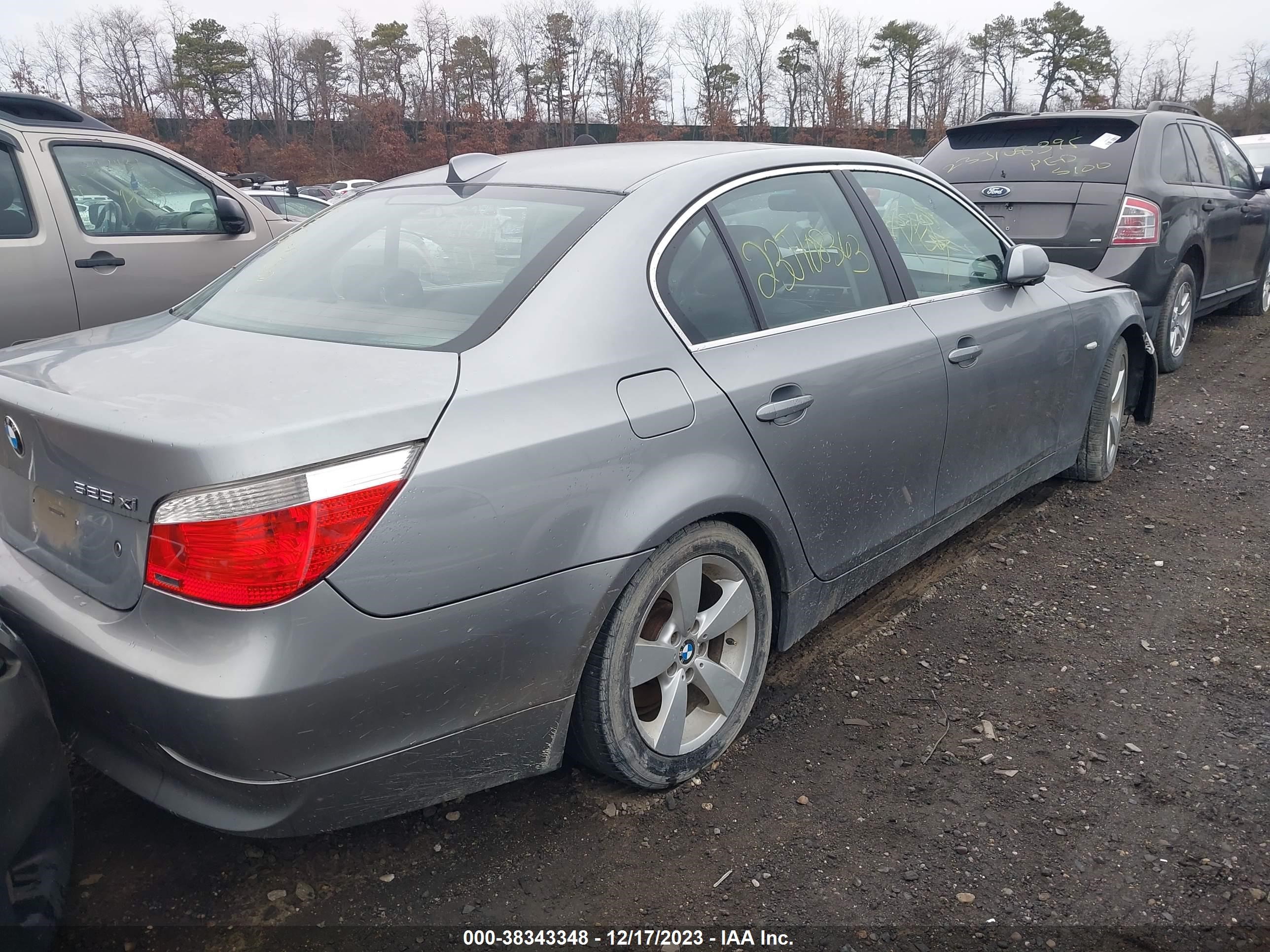 Photo 3 VIN: WBANF33506CS35497 - BMW 5ER 