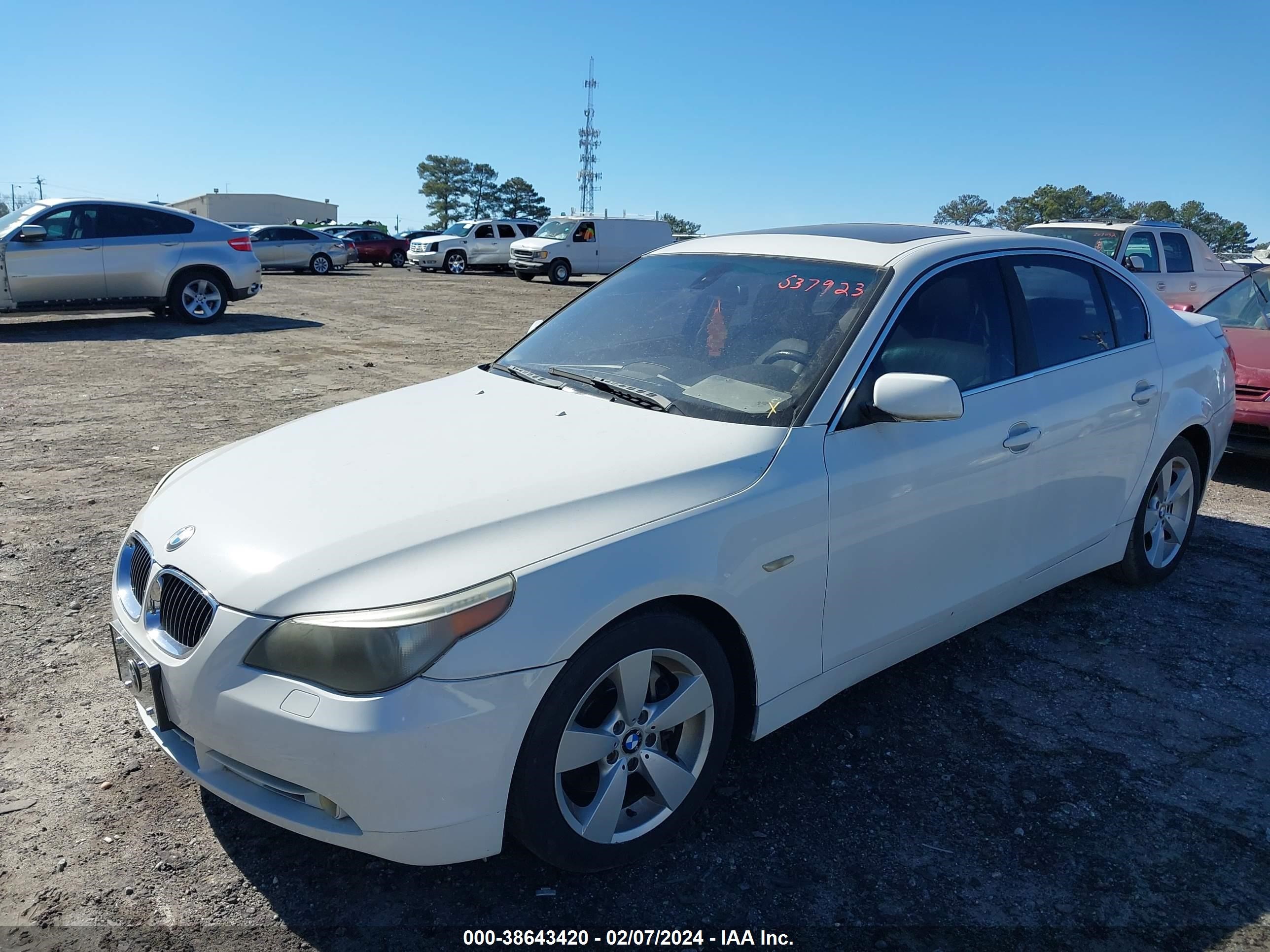 Photo 1 VIN: WBANF33516CS37923 - BMW 5ER 