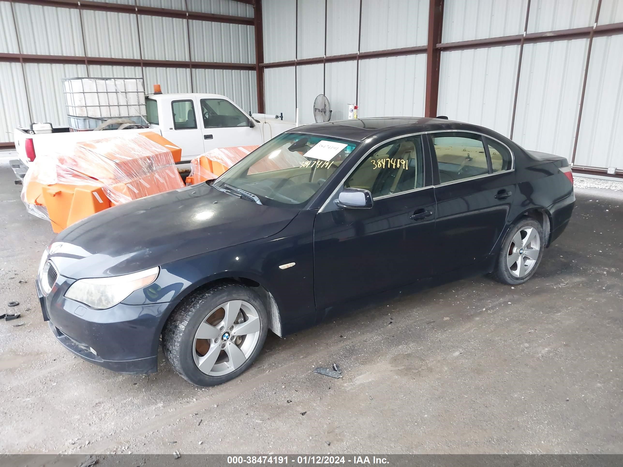 Photo 1 VIN: WBANF33586CS37773 - BMW 5ER 