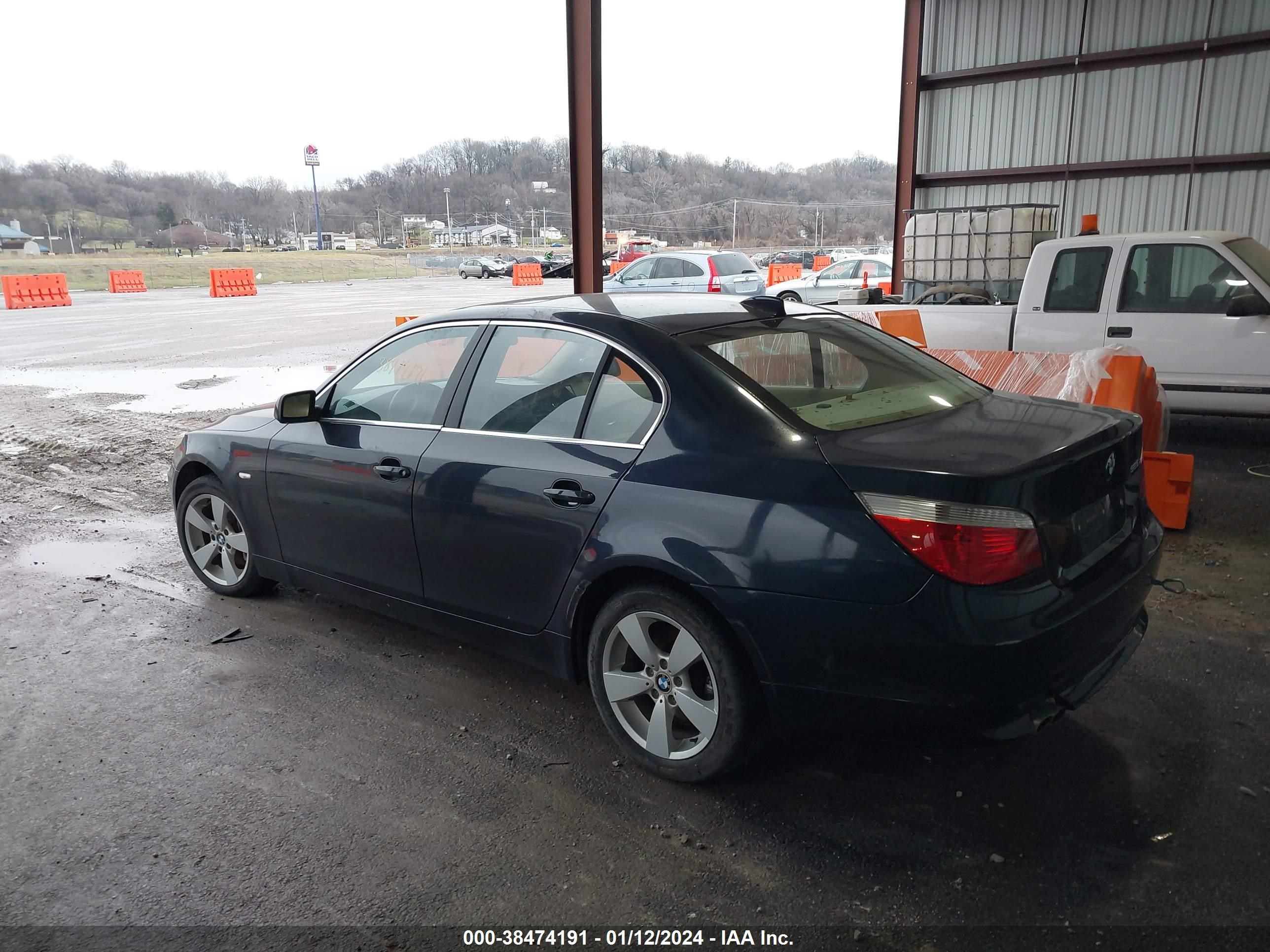 Photo 2 VIN: WBANF33586CS37773 - BMW 5ER 