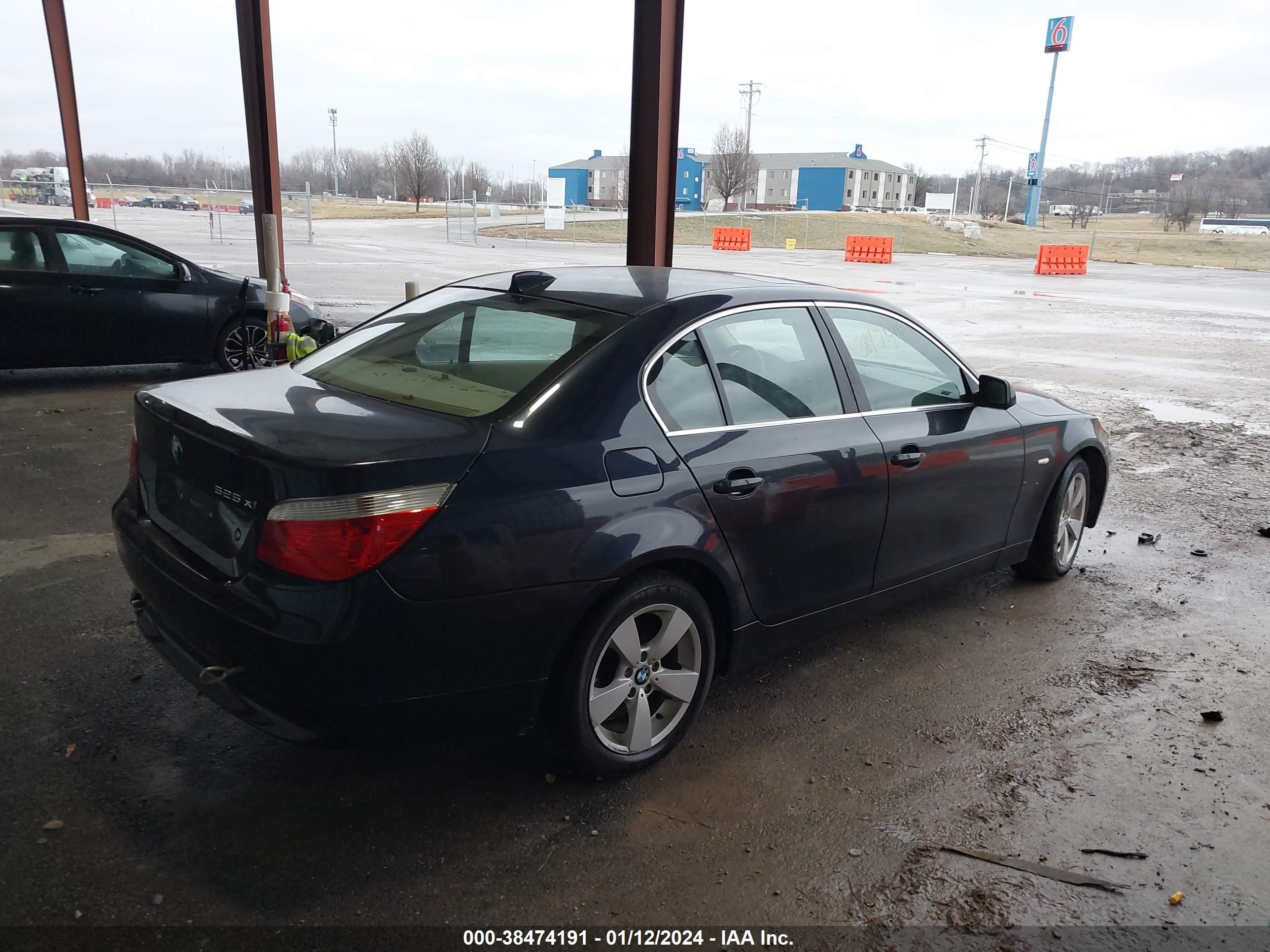 Photo 3 VIN: WBANF33586CS37773 - BMW 5ER 