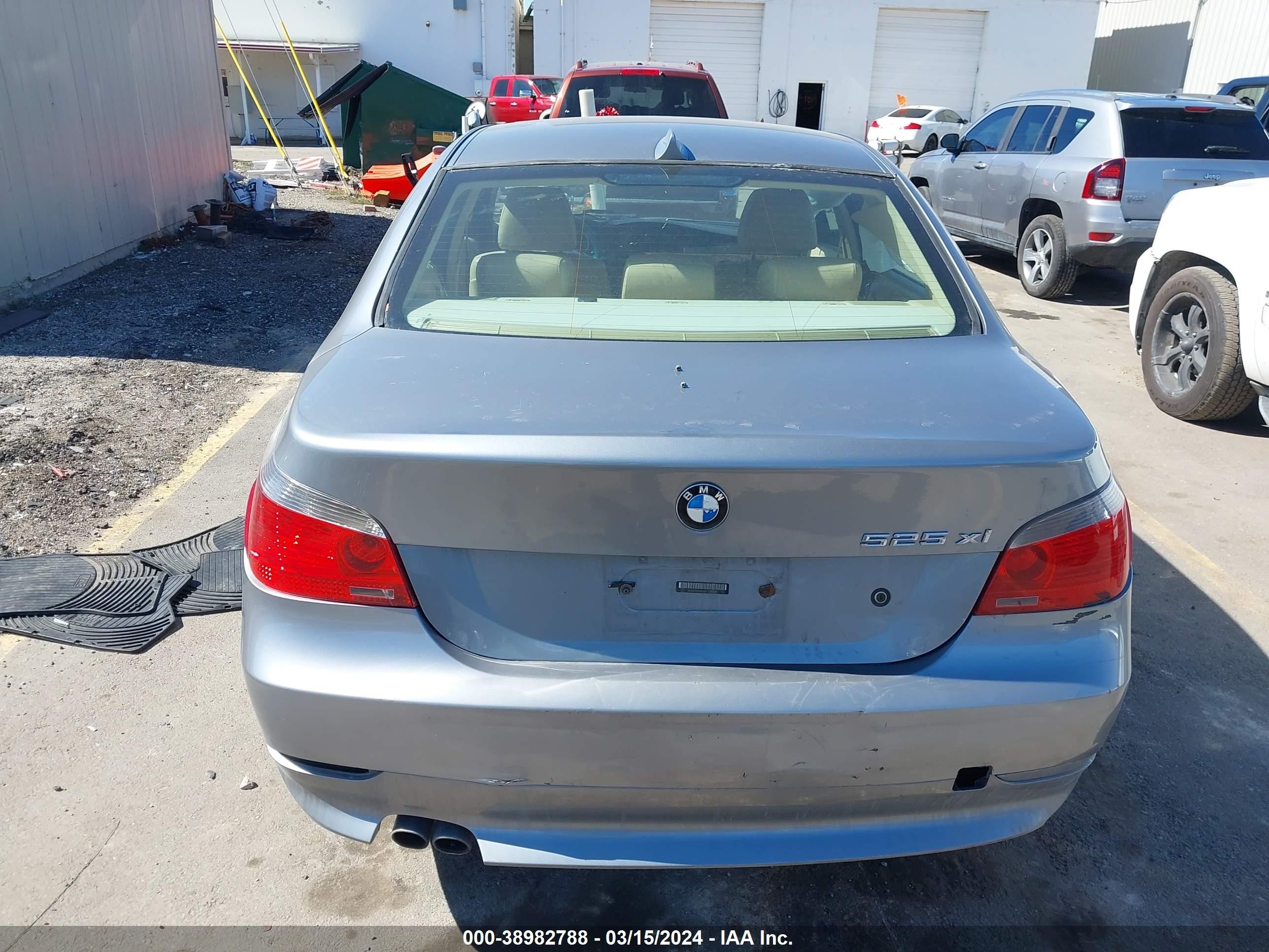 Photo 15 VIN: WBANF335X6CS34129 - BMW 5ER 