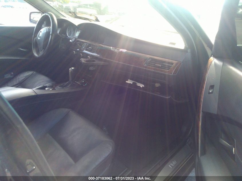 Photo 4 VIN: WBANF335X6CS36558 - BMW 5ER 