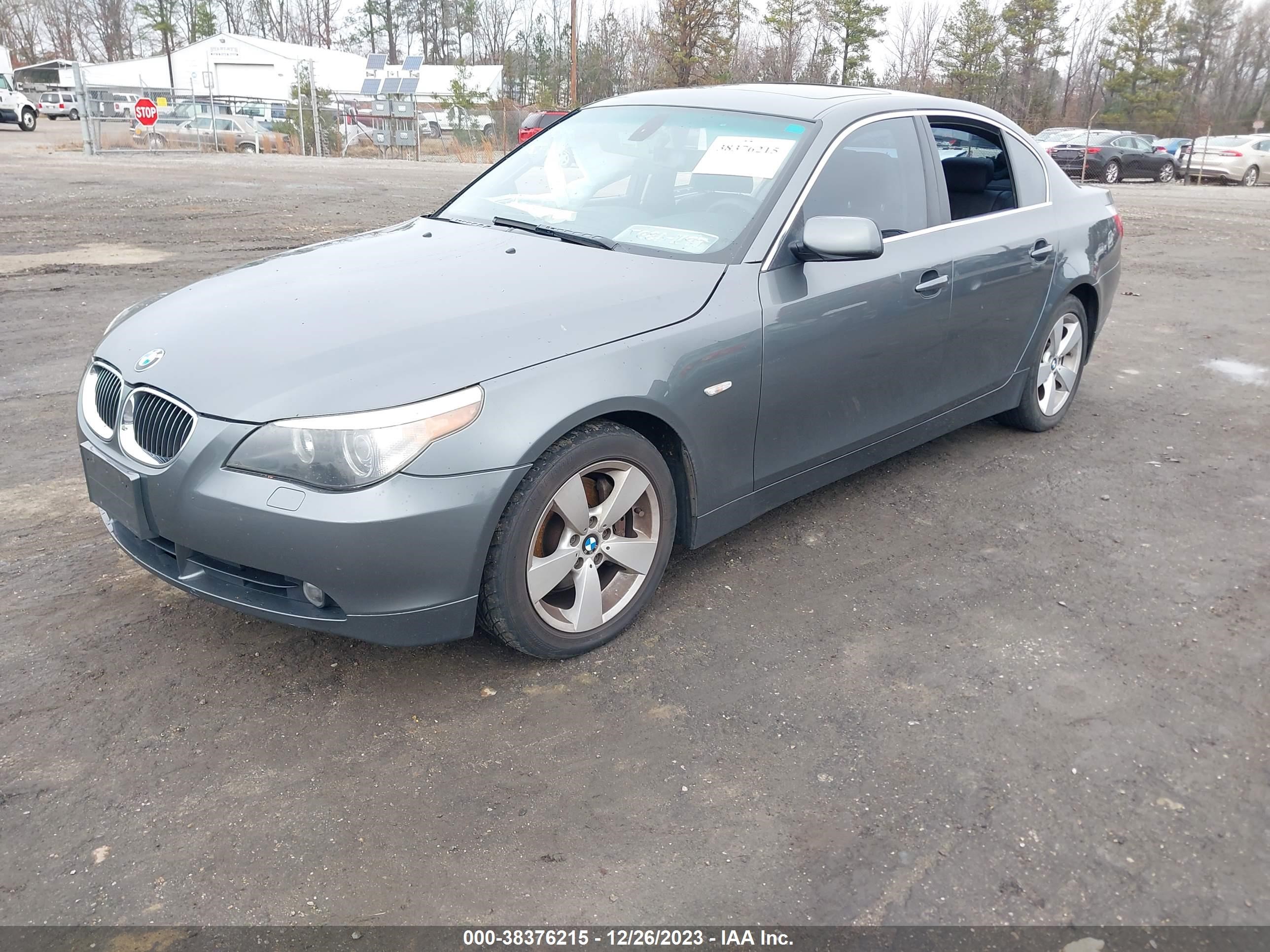 Photo 1 VIN: WBANF73537CY17487 - BMW 5ER 