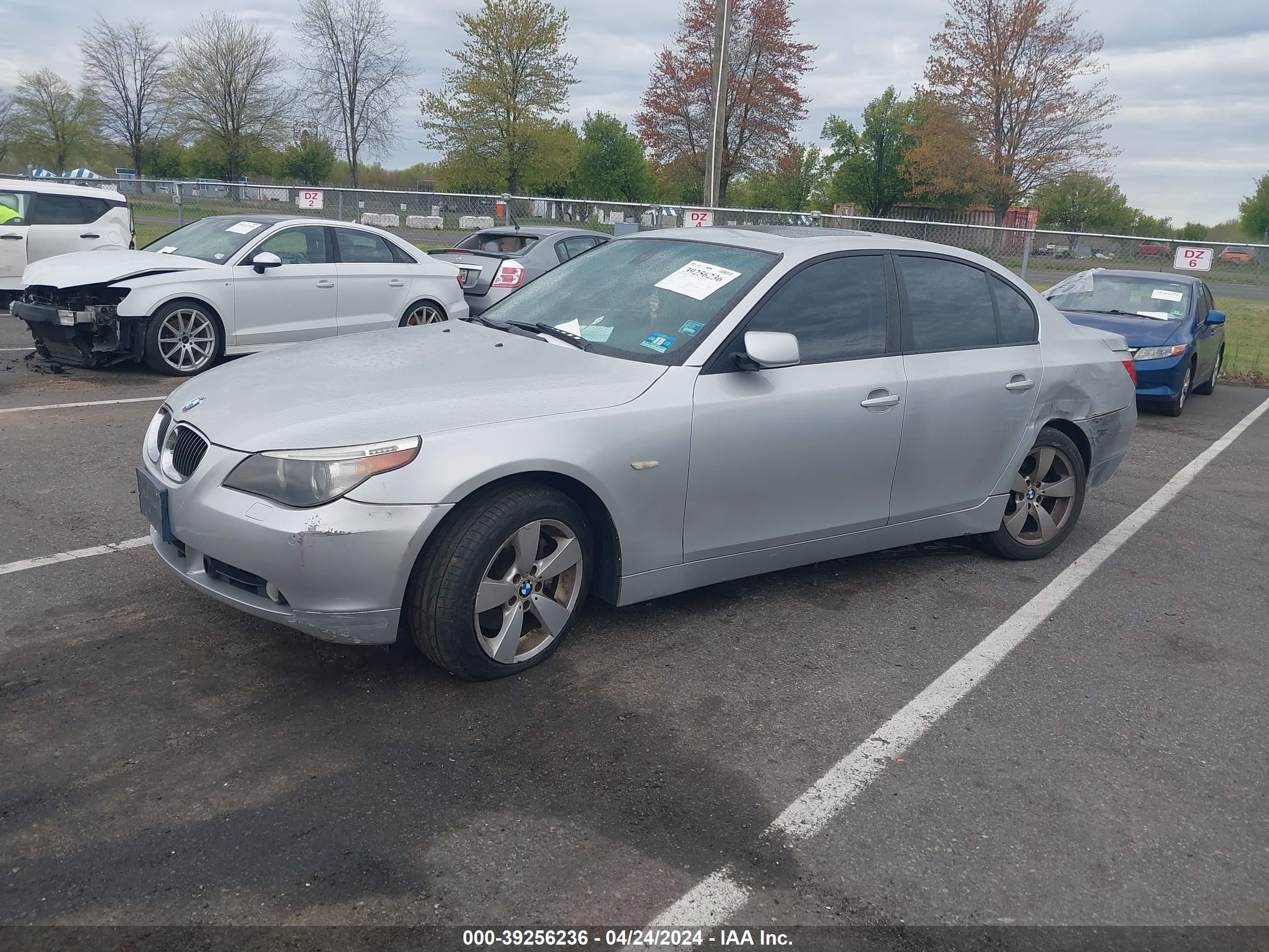 Photo 1 VIN: WBANF73597CU25713 - BMW 5ER 