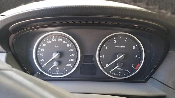 Photo 13 VIN: WBANU11098CW41332 - BMW 523I 