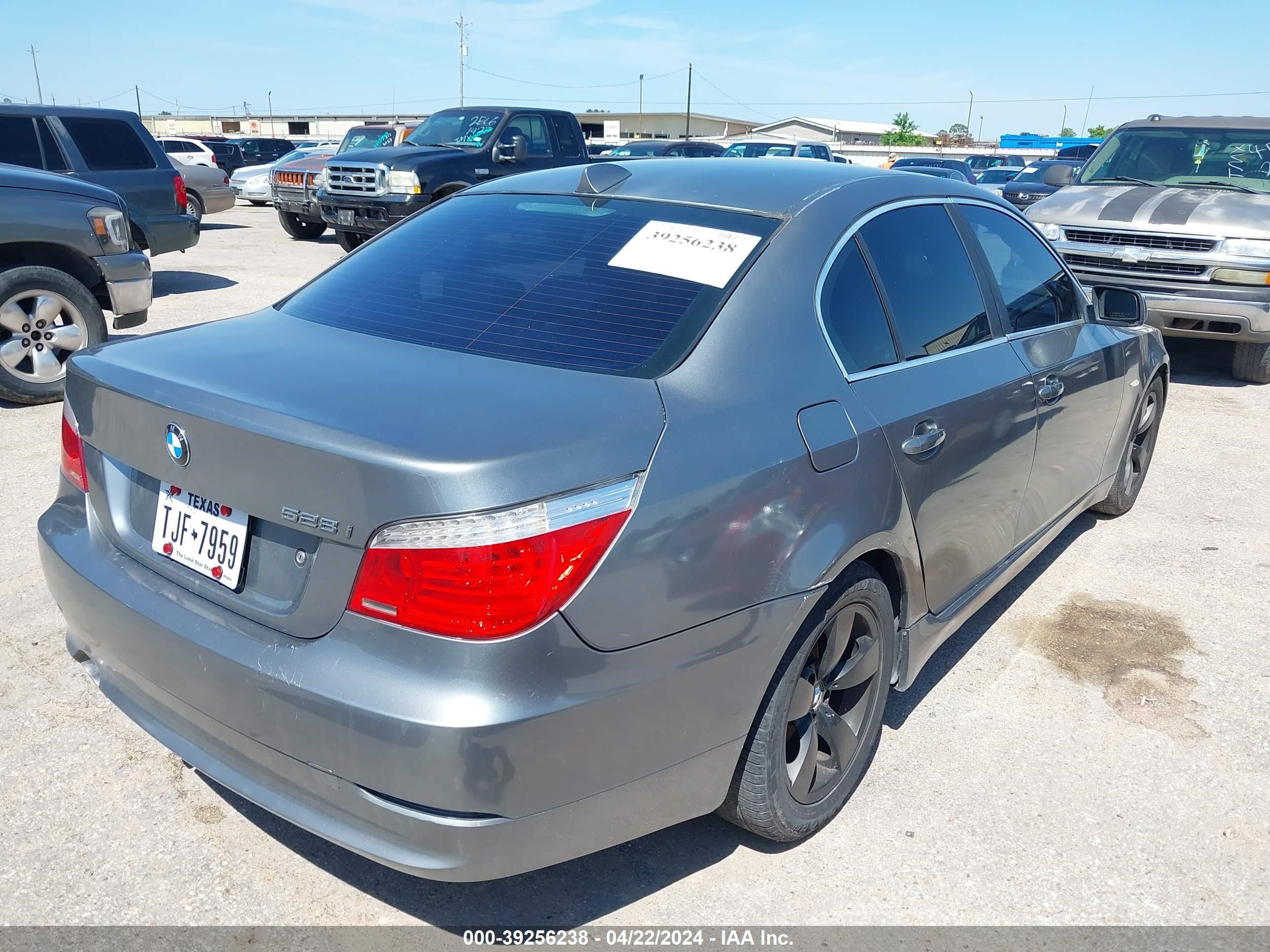 Photo 3 VIN: WBANU53508CT01647 - BMW 5ER 