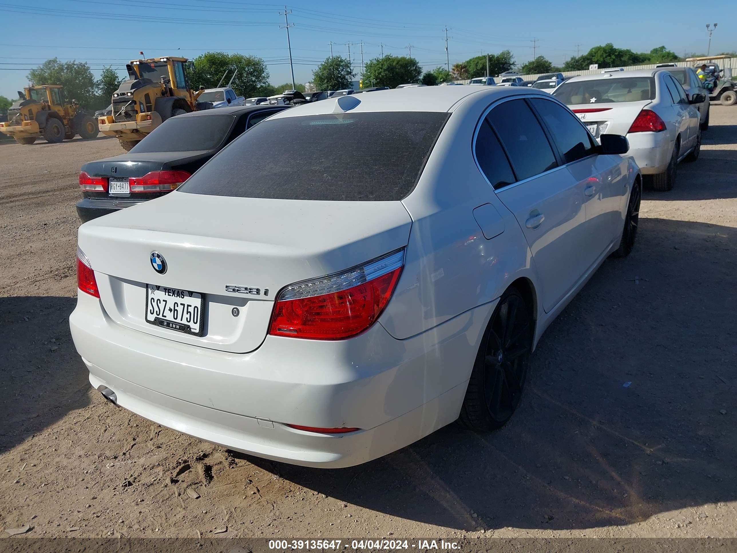 Photo 3 VIN: WBANU53508CT12616 - BMW 5ER 