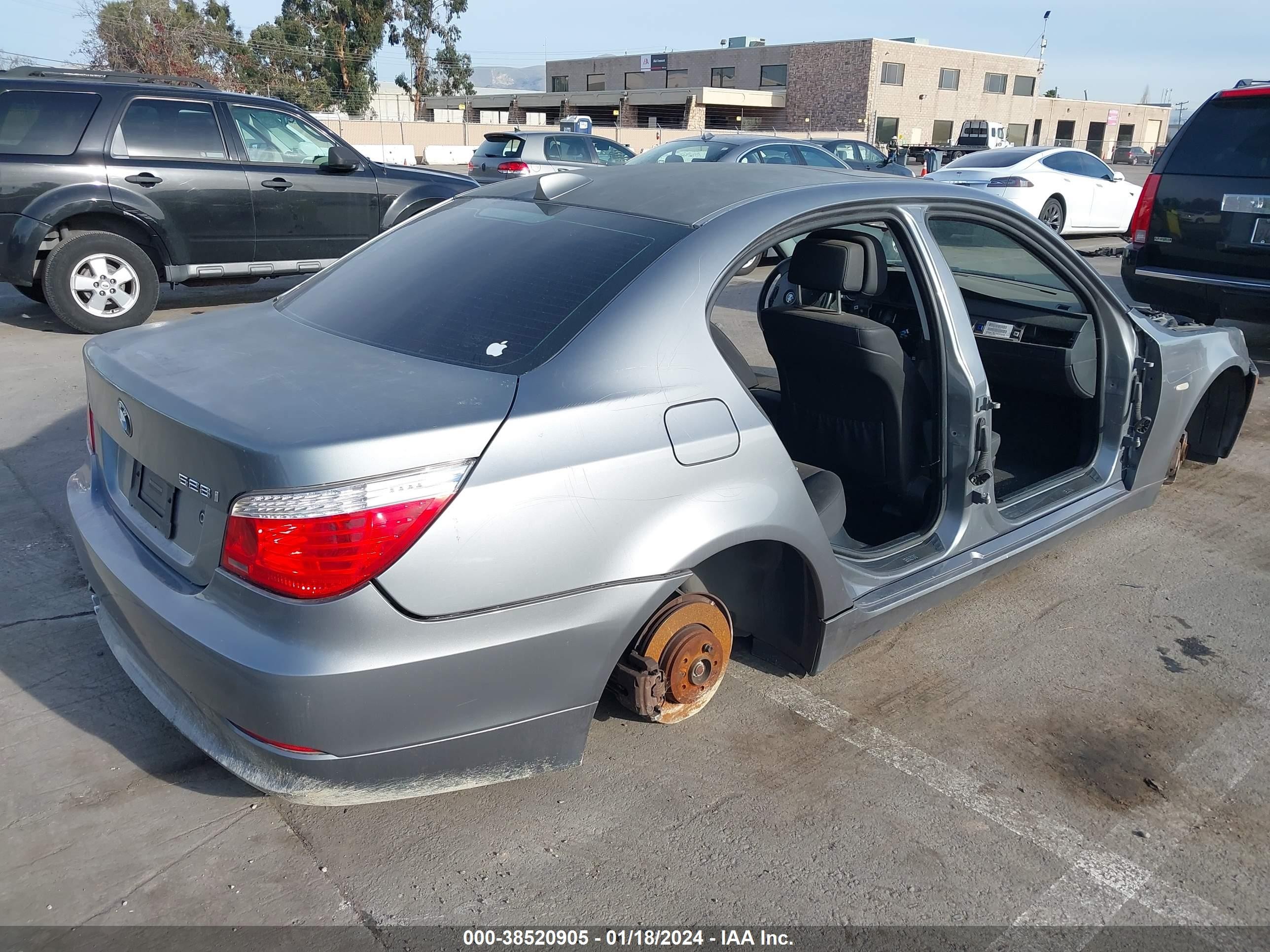 Photo 3 VIN: WBANU53578CT12743 - BMW 5ER 