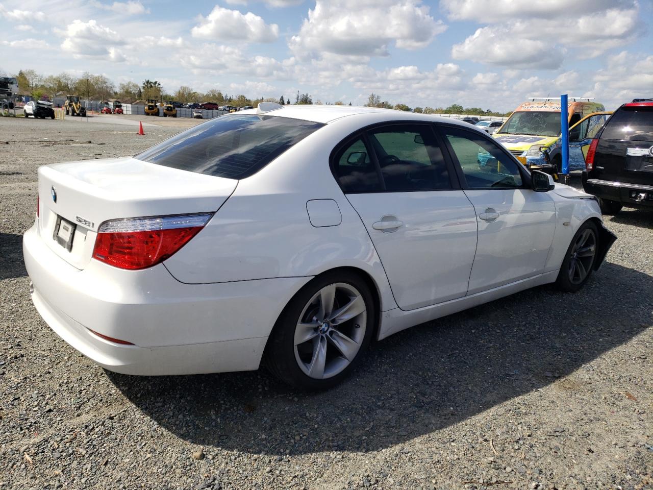 Photo 2 VIN: WBANU5C50AC129478 - BMW 5ER 