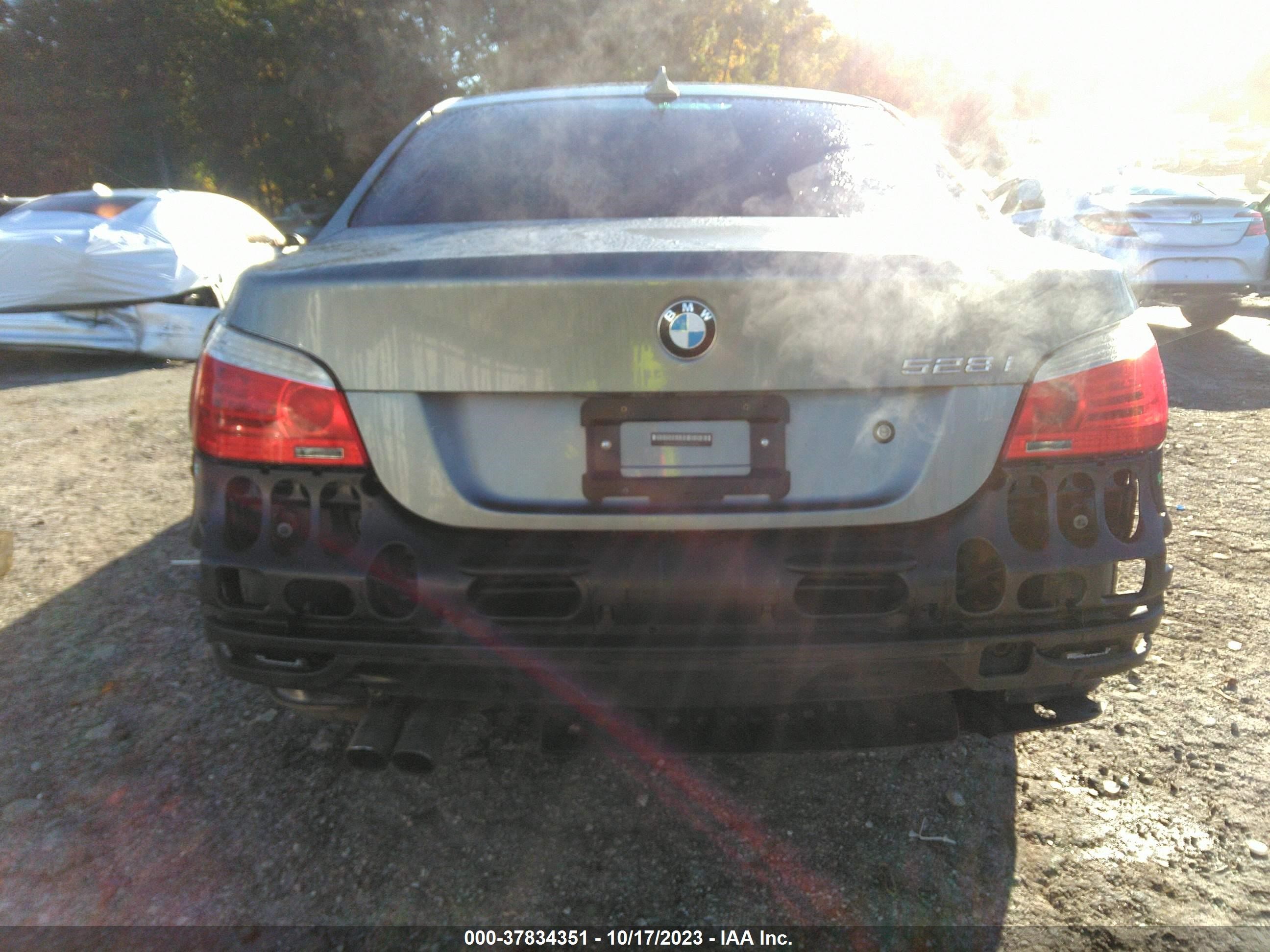 Photo 15 VIN: WBANU5C50AC460643 - BMW 5ER 