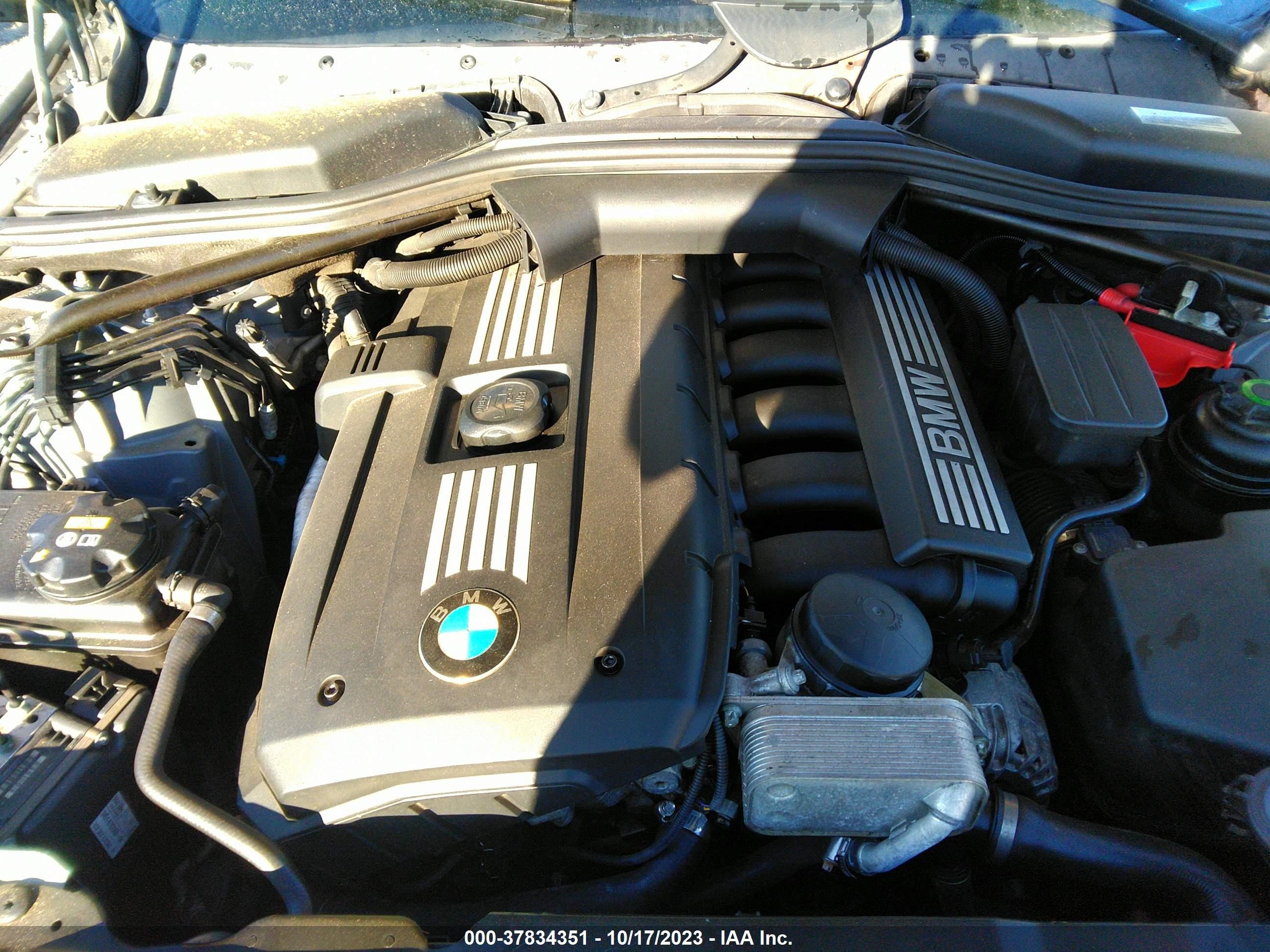 Photo 9 VIN: WBANU5C50AC460643 - BMW 5ER 