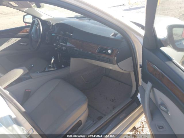 Photo 4 VIN: WBANU5C51AC129991 - BMW 528I 