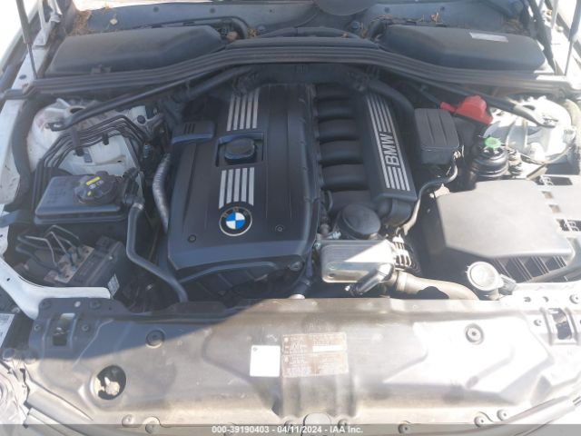 Photo 9 VIN: WBANU5C53AC127384 - BMW 528I 