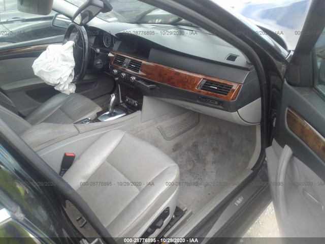 Photo 4 VIN: WBANU5C53AC129605 - BMW 5 