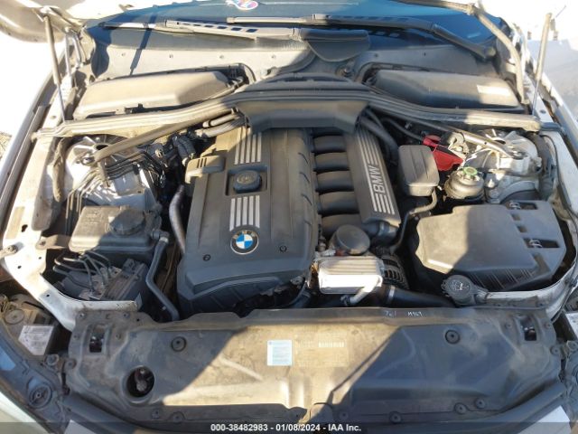 Photo 9 VIN: WBANU5C53AC364392 - BMW 528I 