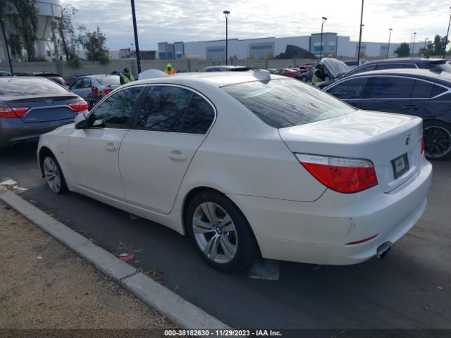 Photo 2 VIN: WBANU5C55AC365656 - BMW 5 SERIES 