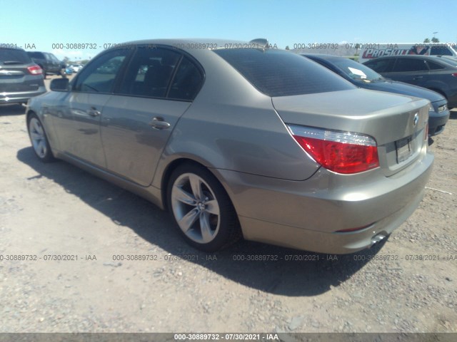 Photo 2 VIN: WBANU5C5XAC128483 - BMW 5 