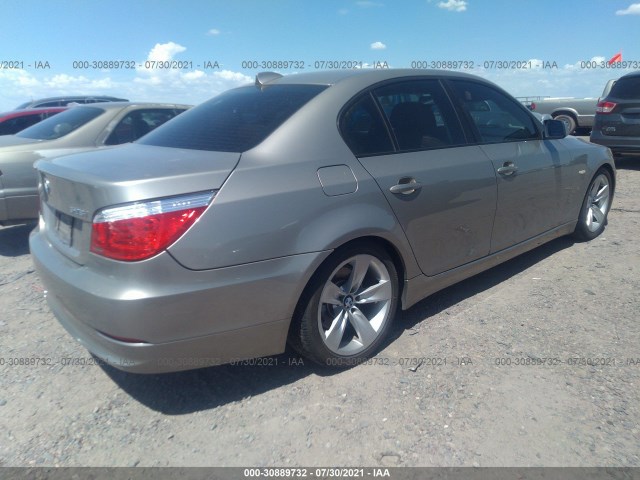 Photo 3 VIN: WBANU5C5XAC128483 - BMW 5 