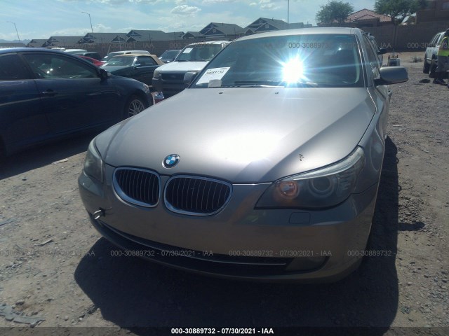 Photo 5 VIN: WBANU5C5XAC128483 - BMW 5 