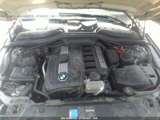 Photo 9 VIN: WBANU5C5XAC128483 - BMW 5 