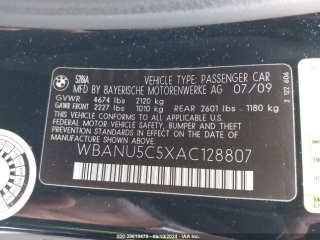 Photo 8 VIN: WBANU5C5XAC128807 - BMW 528I 