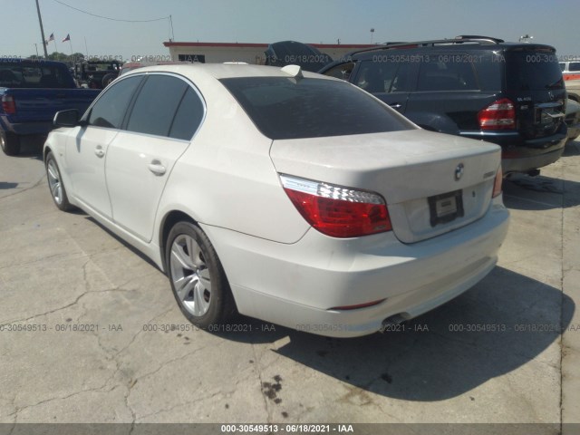 Photo 2 VIN: WBANU5C5XAC365524 - BMW 5 