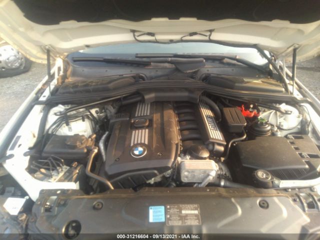 Photo 9 VIN: WBANU5C5XAC441985 - BMW 5 