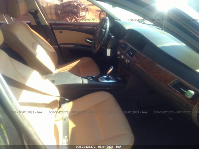 Photo 4 VIN: WBANV1C50AC388008 - BMW 5 