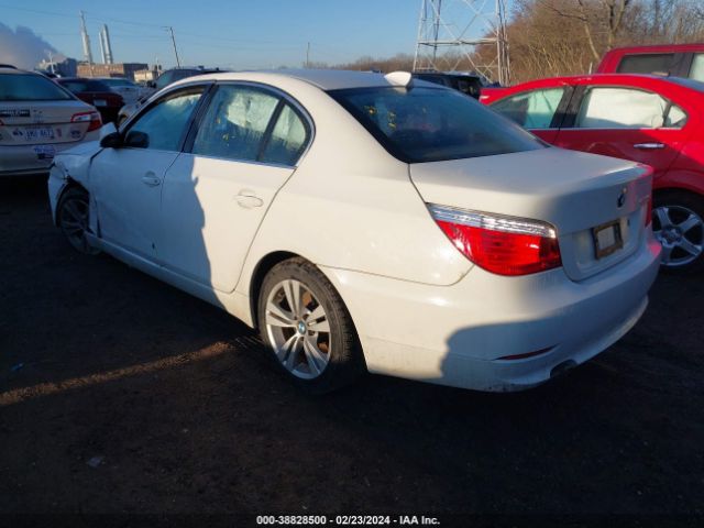 Photo 2 VIN: WBANV1C50AC388493 - BMW 528I 