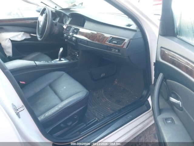 Photo 4 VIN: WBANV1C50AC388493 - BMW 528I 